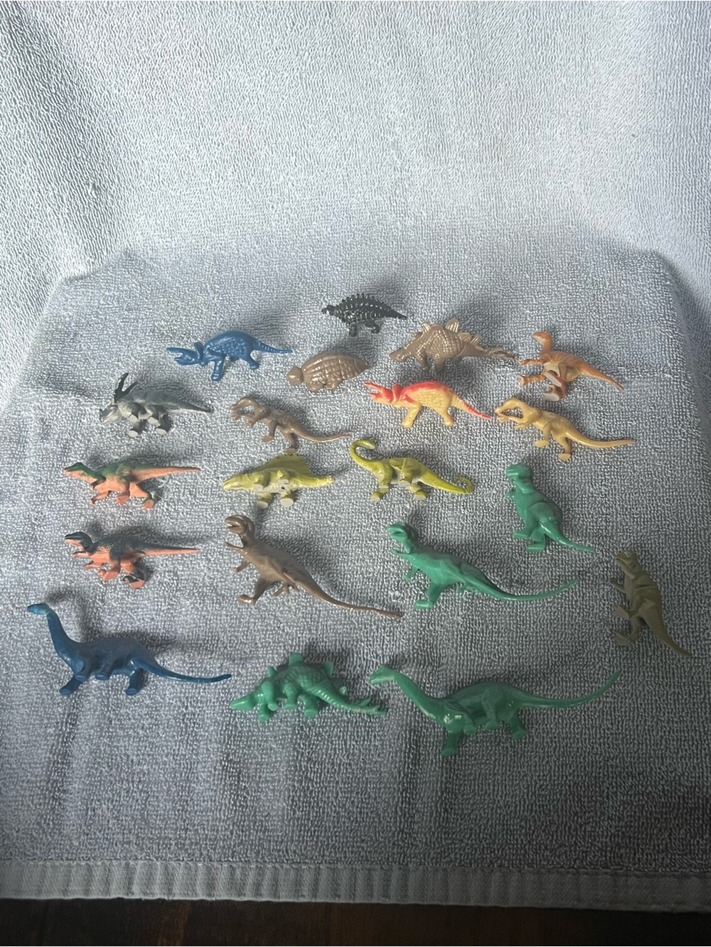 Lot of 20 mini Dinosaur figures